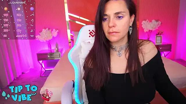 VelvetSkyy from StripChat is Freechat