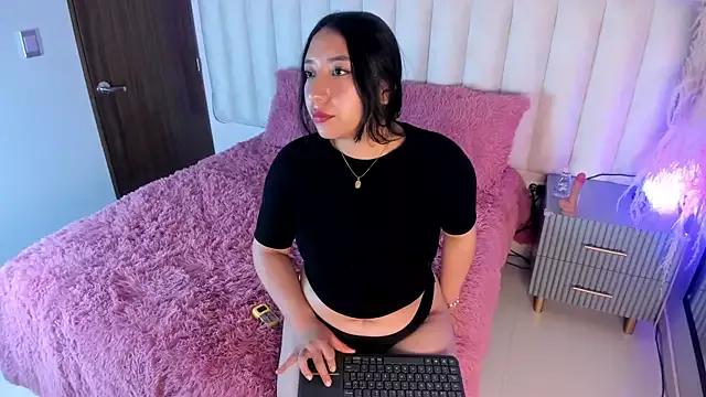 Check out our webcam shows gallery and message on a personal level with our sweet squirt cams hosts, showing off their natural physiques and sex toys.