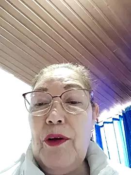 Vicky_Rosse from StripChat is Freechat