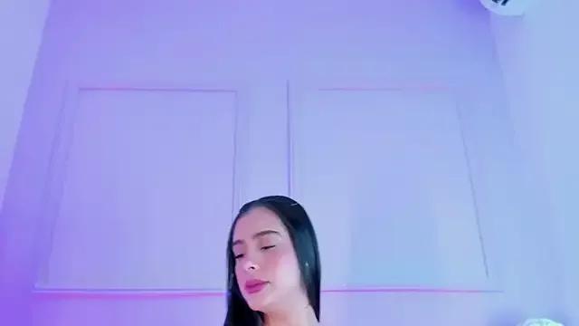 victoria_milann from StripChat is Freechat