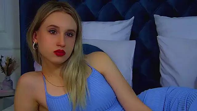 VictoriaHopsons from StripChat is Freechat