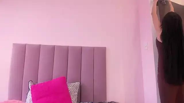 Check out our webcam shows gallery and message on a personal level with our sweet squirt cams hosts, showing off their natural physiques and sex toys.