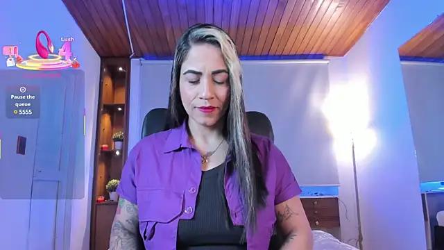Check out our webcam shows gallery and message on a personal level with our sweet squirt cams hosts, showing off their natural physiques and sex toys.