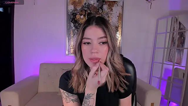 Check out our webcam shows gallery and message on a personal level with our sweet squirt cams hosts, showing off their natural physiques and sex toys.