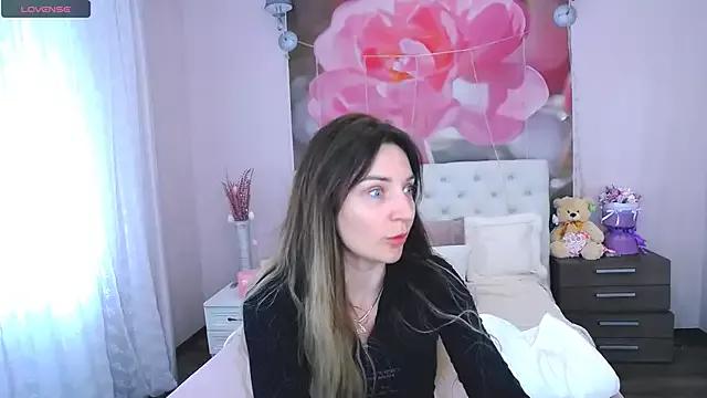VioletUmi from StripChat is Freechat