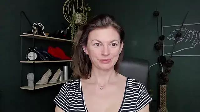 VivianWILD from StripChat is Freechat