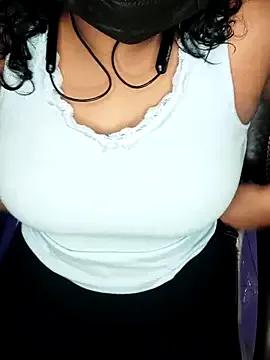 Viviennemoon_tlgu from StripChat is Freechat