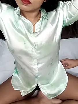 Webrowncouple from StripChat is Freechat
