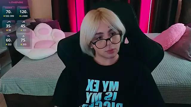 white__punk from StripChat is Freechat