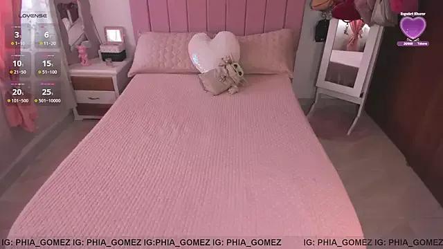 Check out our webcam shows gallery and message on a personal level with our sweet squirt cams hosts, showing off their natural physiques and sex toys.