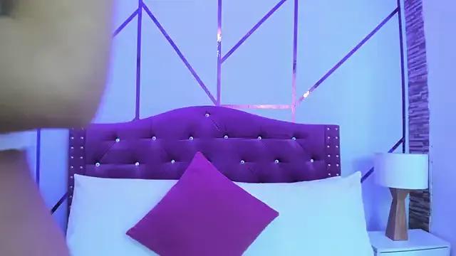 Check out our webcam shows gallery and message on a personal level with our sweet squirt cams hosts, showing off their natural physiques and sex toys.