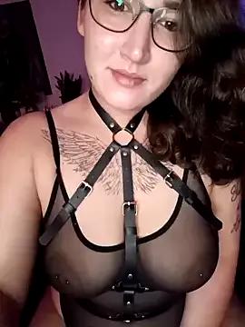 Photos of Xx-MissMira-xX from StripChat is Freechat