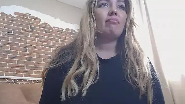 xxkristinaxx from StripChat is Freechat