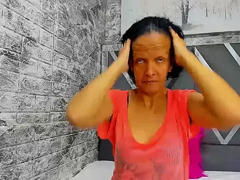 YanetRose from StripChat is Freechat