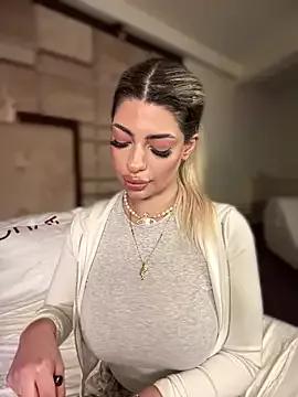 YaraMoon_ from StripChat is Freechat