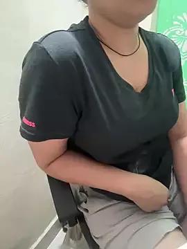 Your-Daisy from StripChat is Freechat