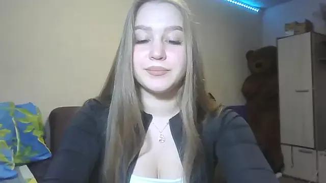 yourhoney_Lola_ from StripChat is Freechat