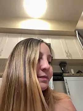 yourlilsecreet from StripChat is Freechat