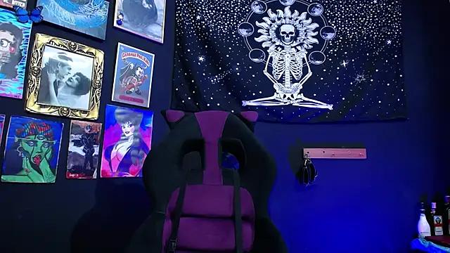 Check out our webcam shows gallery and message on a personal level with our sweet squirt cams hosts, showing off their natural physiques and sex toys.