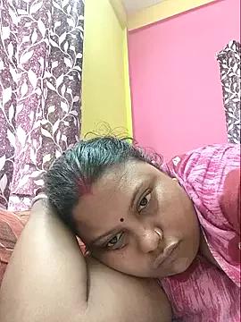yourssoumi from StripChat is Freechat