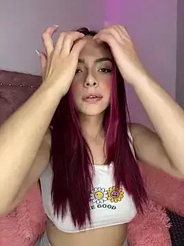 YovngLaura from StripChat is Freechat