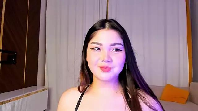 yummmymommy from StripChat is Freechat