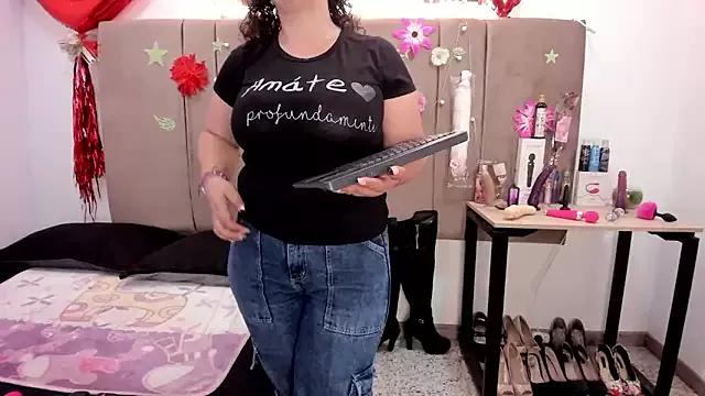 Check out our webcam shows gallery and message on a personal level with our sweet squirt cams hosts, showing off their natural physiques and sex toys.