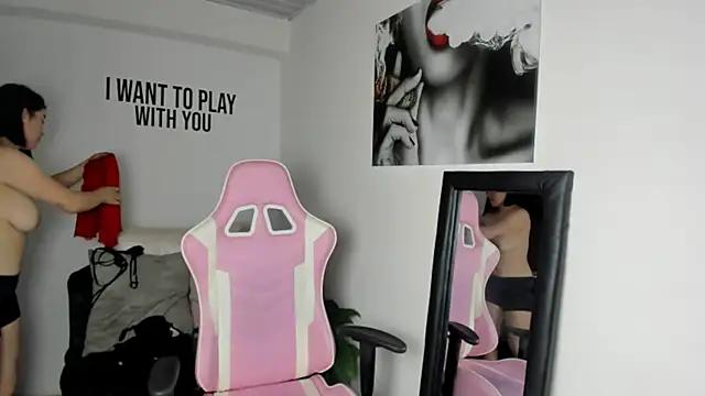 Check out our webcam shows gallery and message on a personal level with our sweet squirt cams hosts, showing off their natural physiques and sex toys.