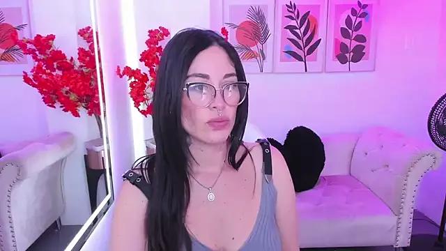 Zara_stone from StripChat is Freechat