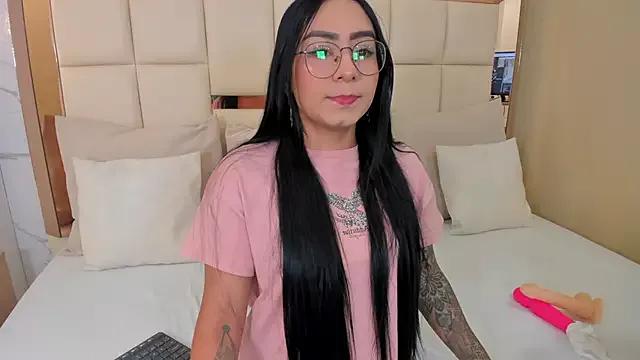 zaraa_blaze from StripChat is Freechat