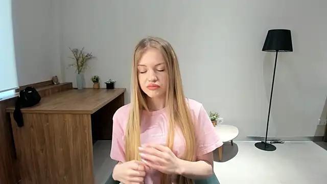 ZaraDewberry from StripChat