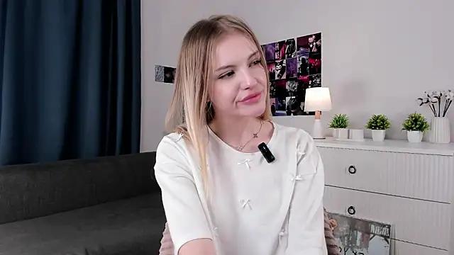 ZaraDewberry from StripChat