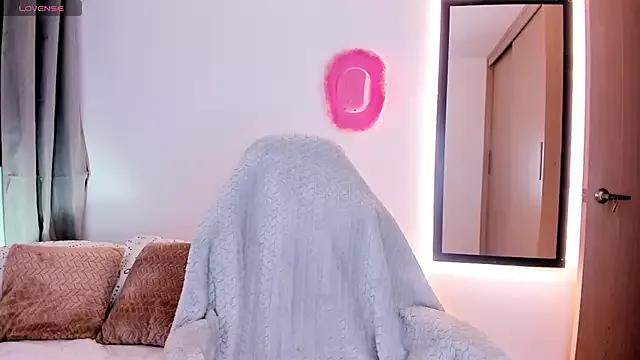 ZarayStict from StripChat
