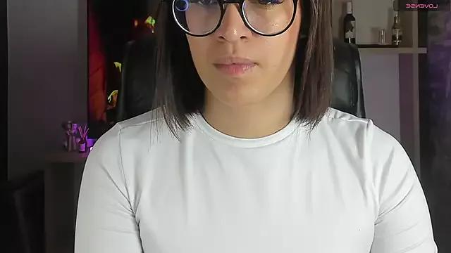 ZoeWestt from StripChat is Freechat